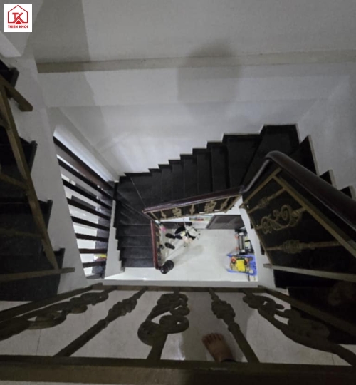 Nhà đẹp 4 tầng để ở kết hợp văn phòng gần chợ Phú Xuân