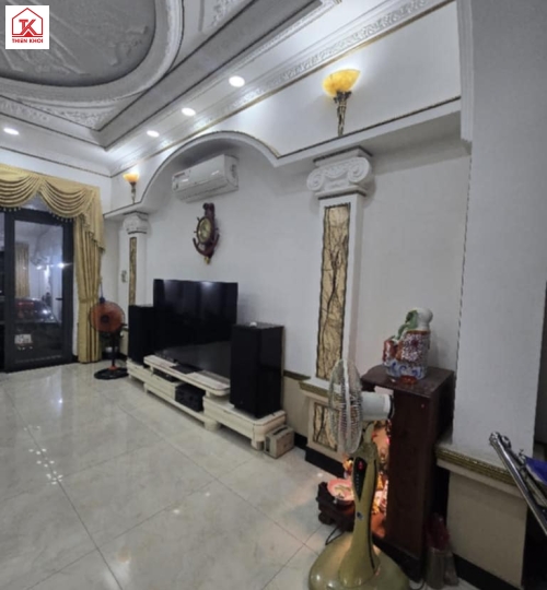 Nhà đẹp 4 tầng để ở kết hợp văn phòng gần chợ Phú Xuân