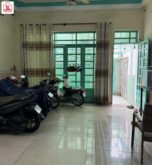 Nhà 3 tầng vuông vức ngay khu Bàu Cát, Tân Bình
