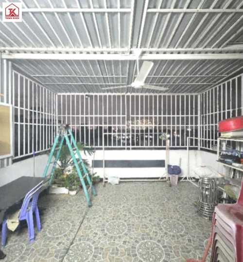 Nhà đẹp 4 tầng để ở kết hợp văn phòng gần chợ Phú Xuân