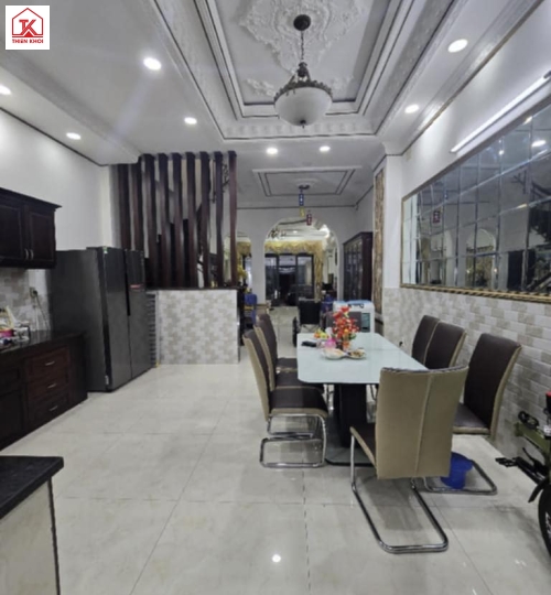 Nhà đẹp 4 tầng để ở kết hợp văn phòng gần chợ Phú Xuân
