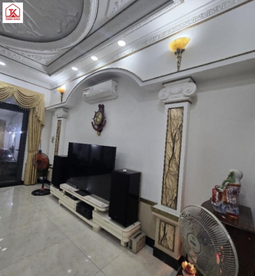 Nhà đẹp 4 tầng để ở kết hợp văn phòng gần chợ Phú Xuân