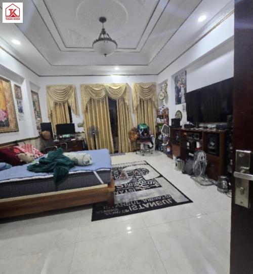 Nhà đẹp 4 tầng để ở kết hợp văn phòng gần chợ Phú Xuân